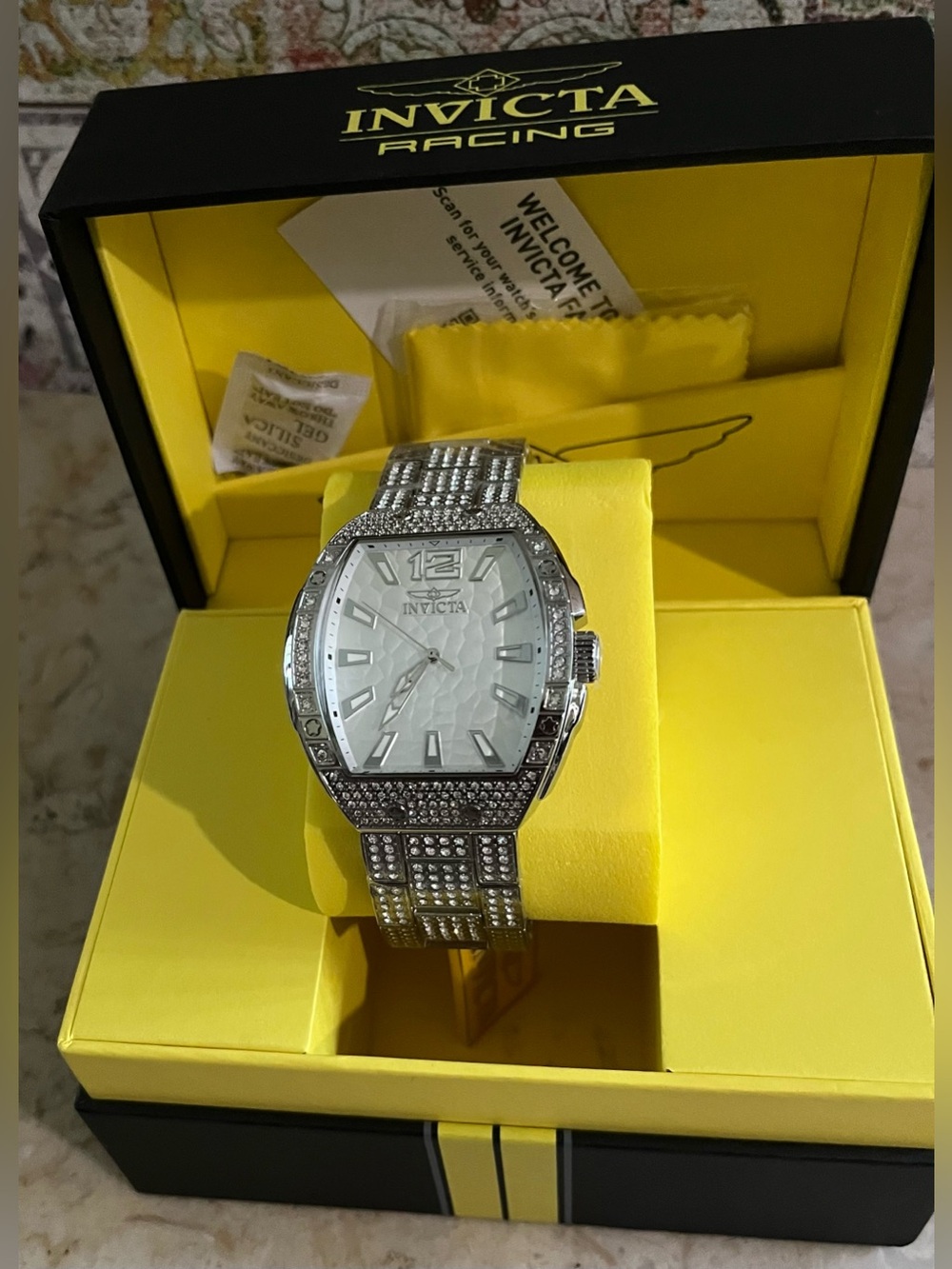 INVICTA - RACING - Men’s silver tone white face, and Crystal Accents ⌚️⌚️47mm